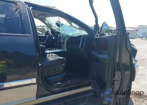 2010 Dodge Ram 2500 Laramie z USA, uszkodzony, nr VIN 3D7UT2CL0AG167634